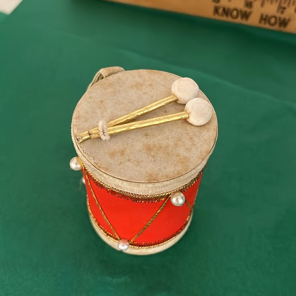 VTG 1940s 50s HANDMADE DRUM CHRISTMAS TREE ORNAMENT 3 1/2" TALL RED WHITE GOLD - Picture 2 of 5